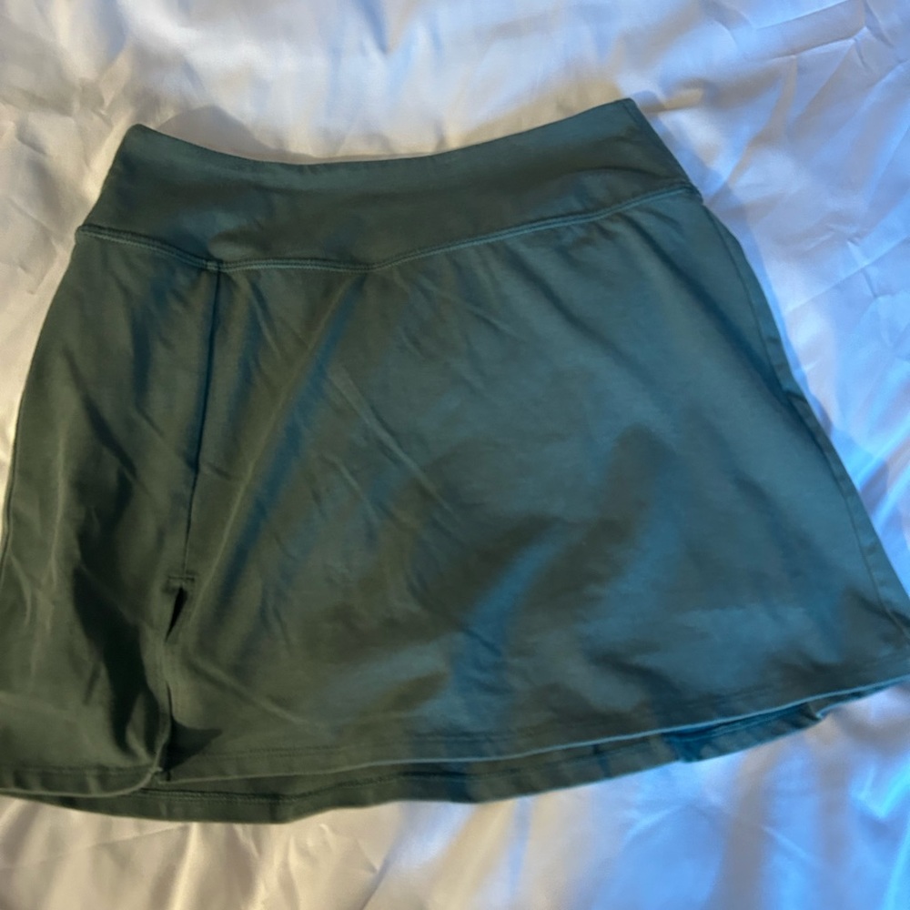 Old Navy Active PowerChill Skort in Olive